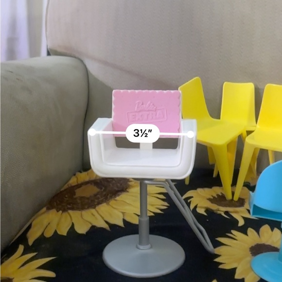 🎄 3/$15 Barbie Colorful Furniture Set with Yellow, Blue, and Pink - Picture 16 of 16